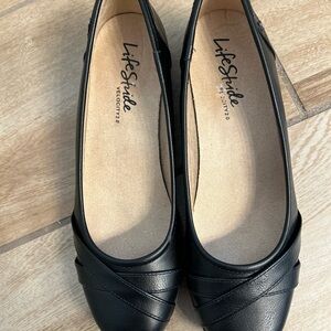 Life Stride Women's Classic Black Loafers